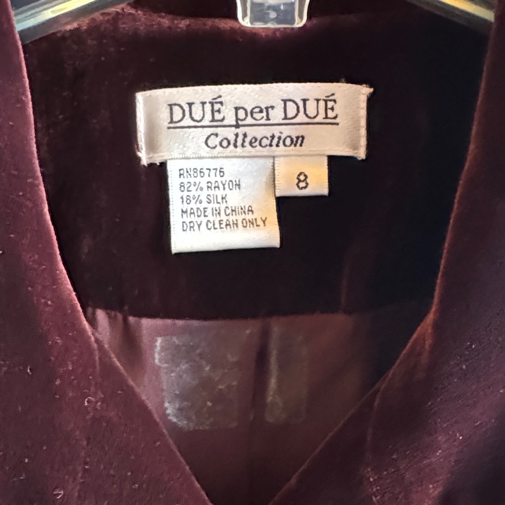 Elegant Purple Maxi Velvet Women's Coat - Picture 3 of 4